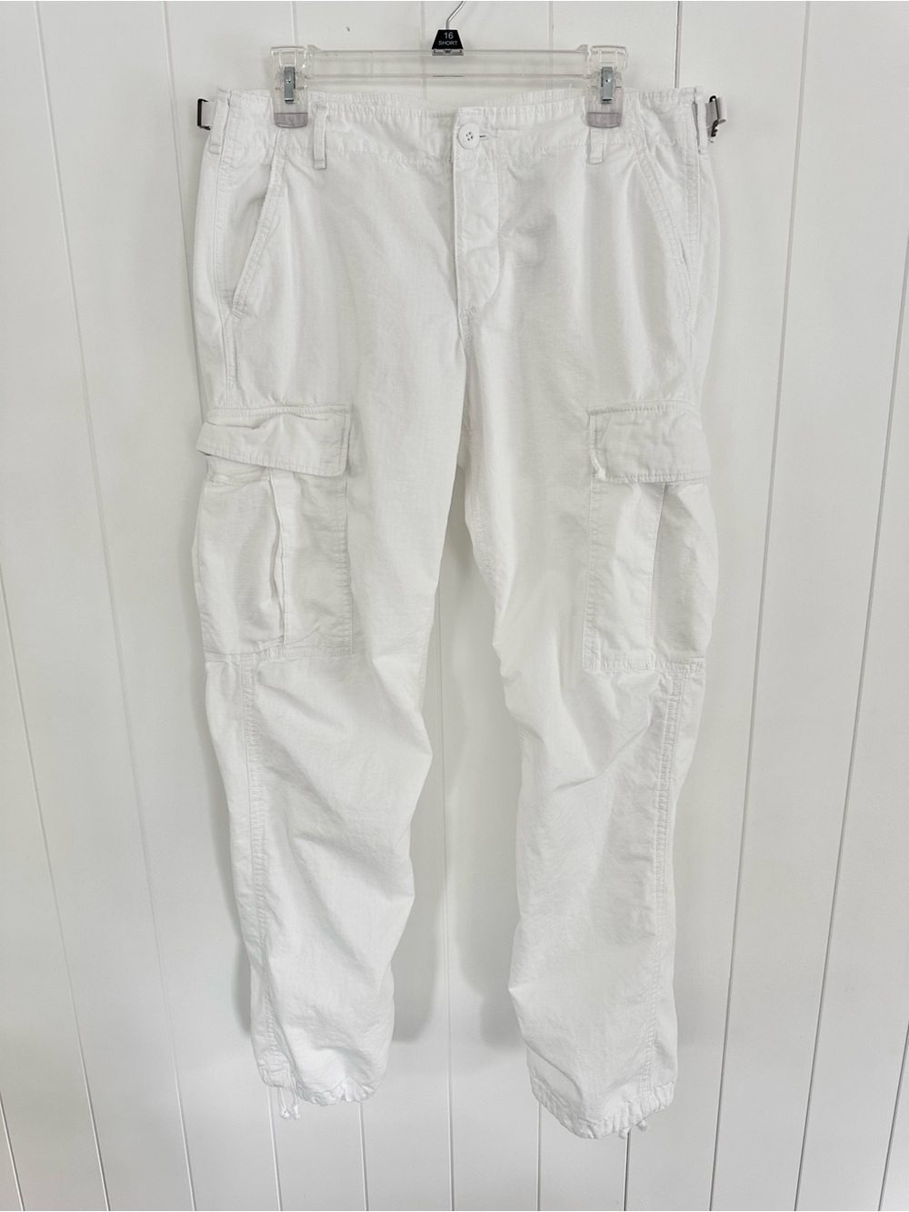 American Eagle Outfitters Women’s White Cargo Pants with Utility Pockets